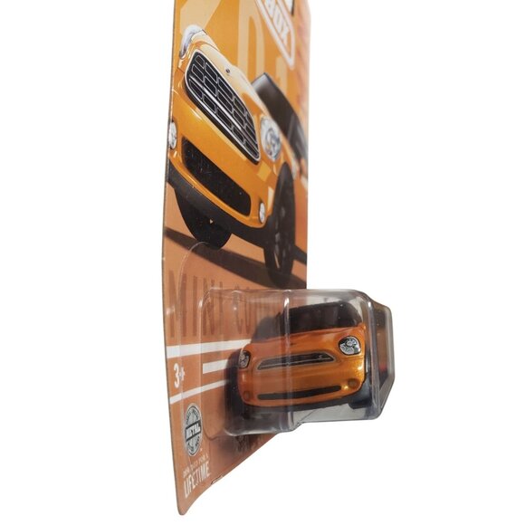 Matchbox 2011 Mini Countryman Die-Cast Model Car Orange/Black 1:64 Scale - Picture 5 of 6